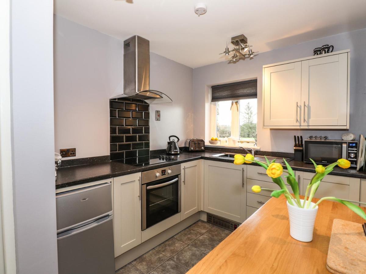 The Garden Suite At Fiddler Hall Barn Ulverston Extérieur photo