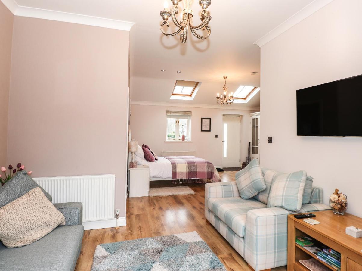 The Garden Suite At Fiddler Hall Barn Ulverston Extérieur photo