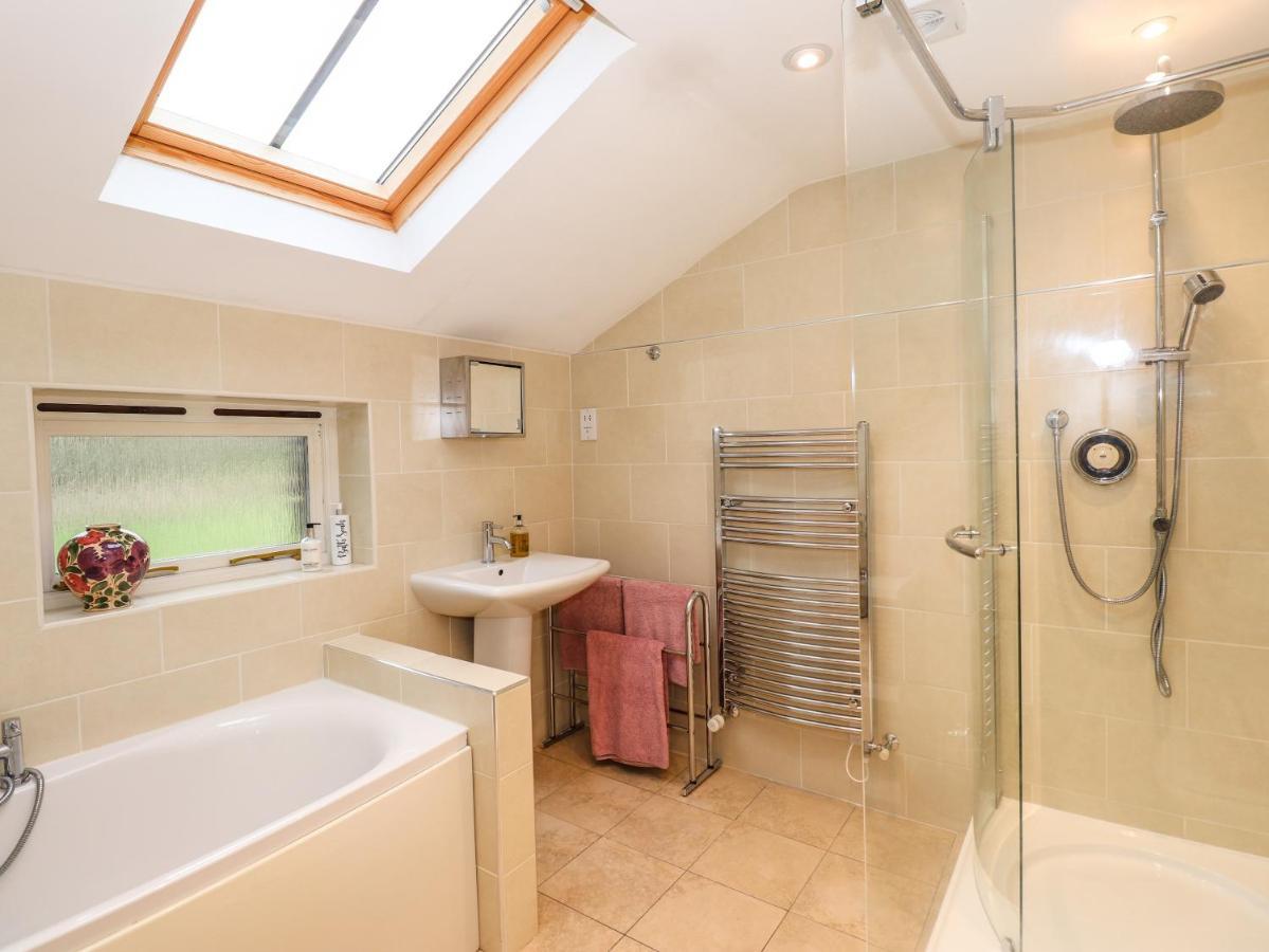 The Garden Suite At Fiddler Hall Barn Ulverston Extérieur photo